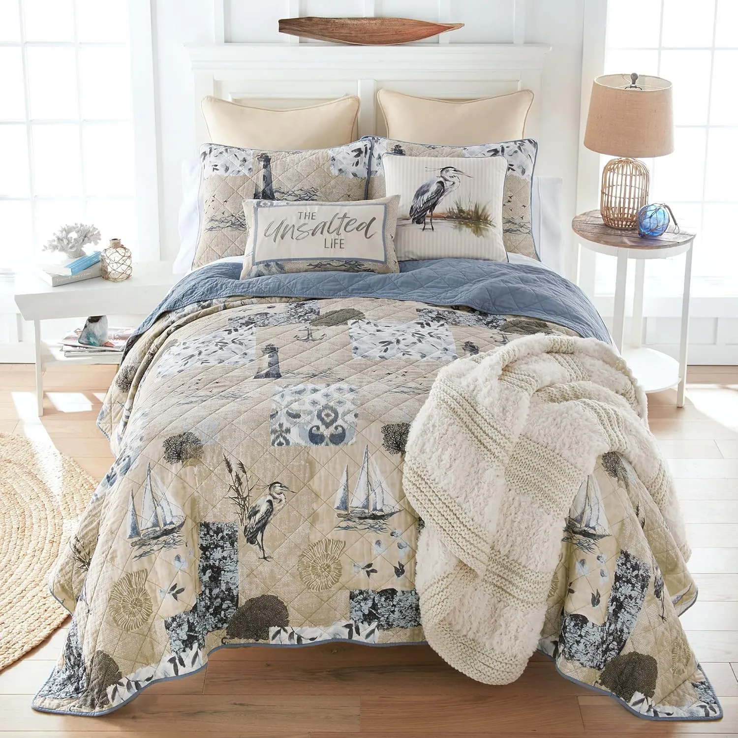 Donna Sharp Seascape Cotton Quilted Bedding Set - 3-Piece Queen Size Quilt Set - Includes 1 Quilt and 2 Standard Pillow Shams - Machine Washable - Coastal Design