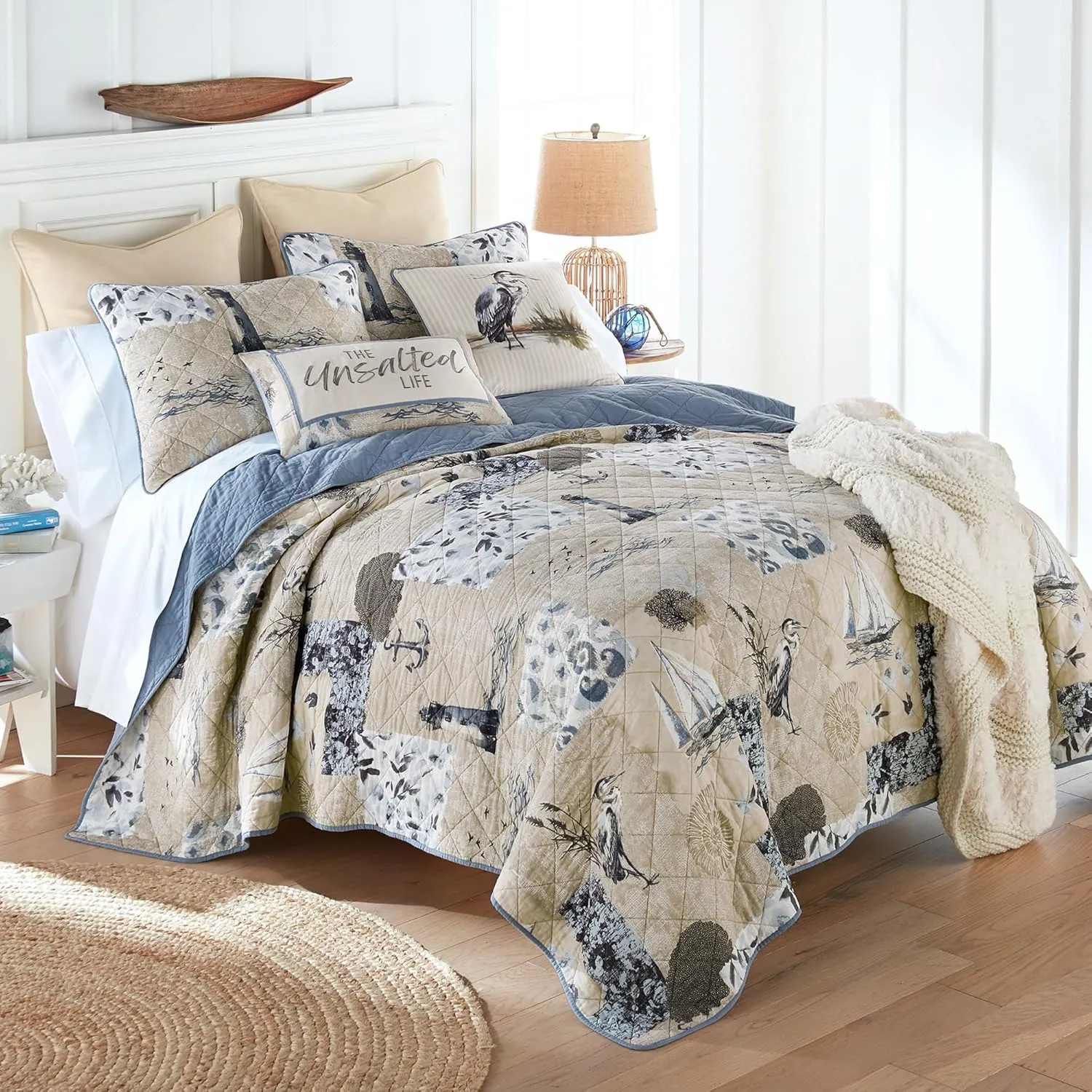 Donna Sharp Seascape Cotton Quilted Bedding Set - 3-Piece Queen Size Quilt Set - Includes 1 Quilt and 2 Standard Pillow Shams - Machine Washable - Coastal Design