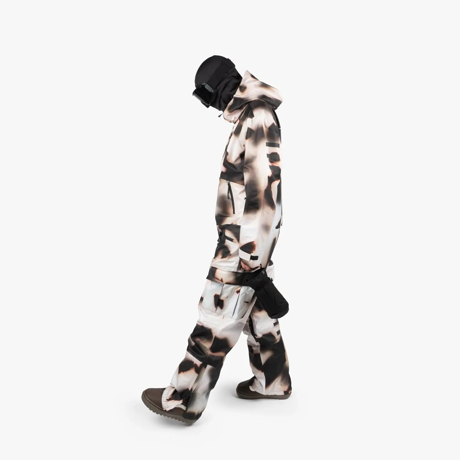 Endeavor 3L Shelter Snowboard and Ski One Piece