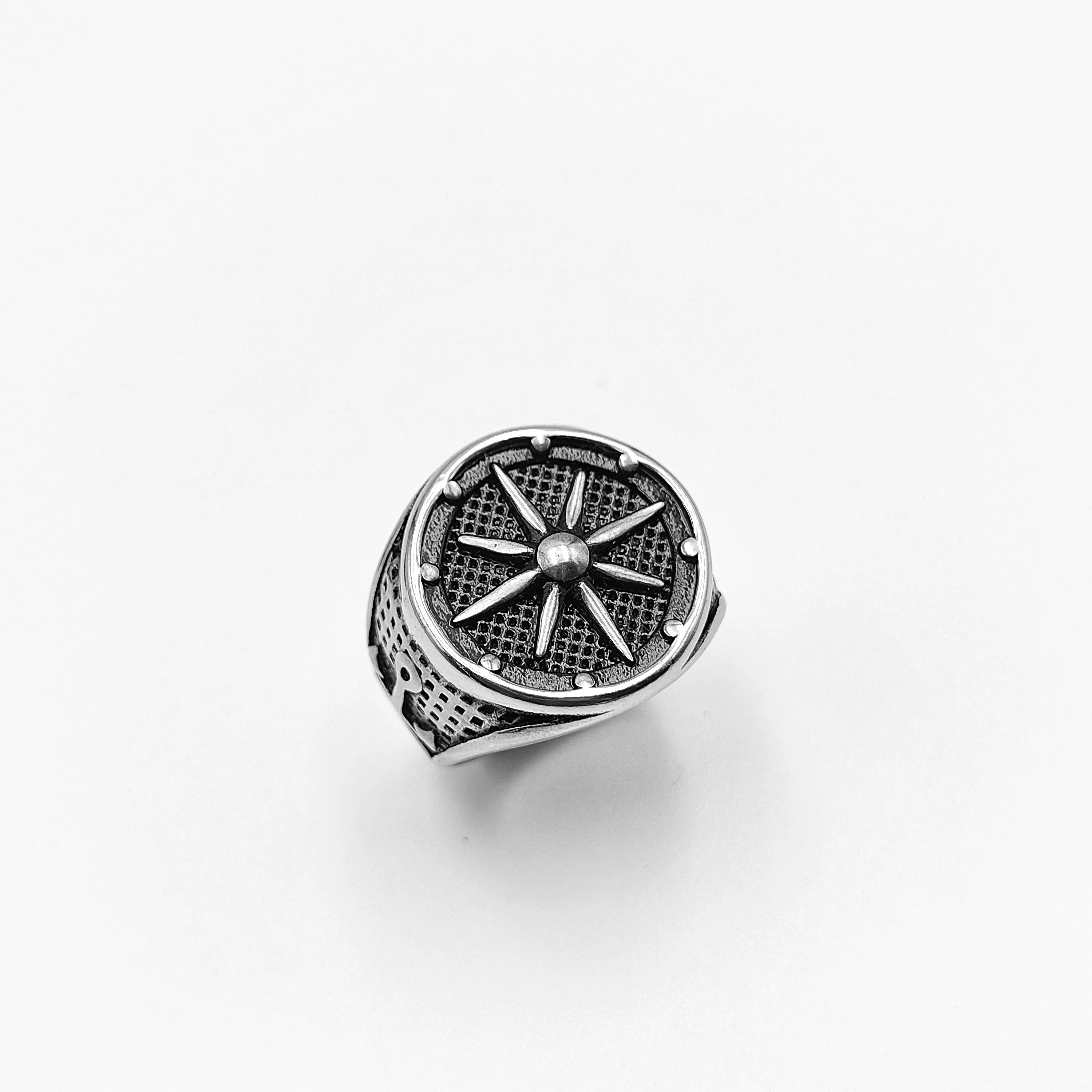 Explore Ring